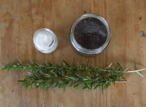 3 Recipes To Reduce Plastic In The Bathroom