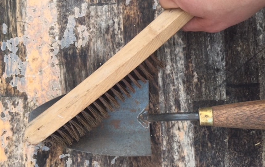 Cleaning garden tools