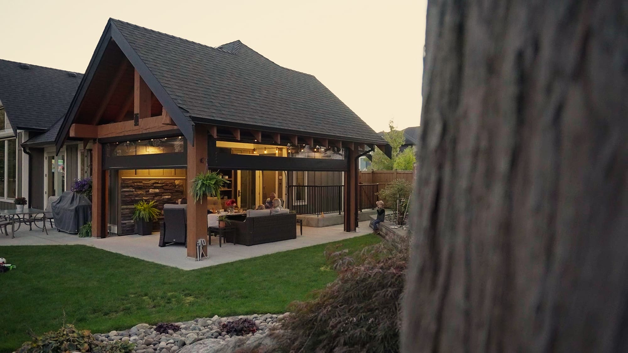 Motorized screens patio