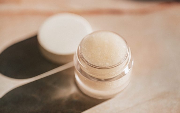 How To Make Natural Lip Balm