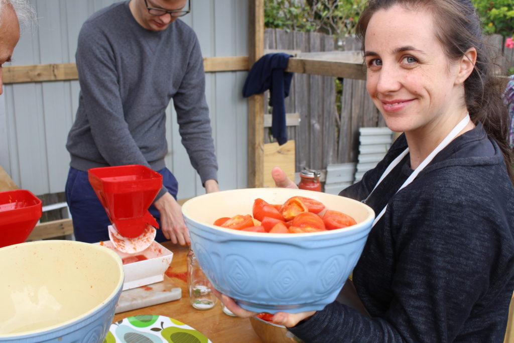 Making tomato passata