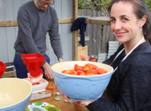 Making tomato passata