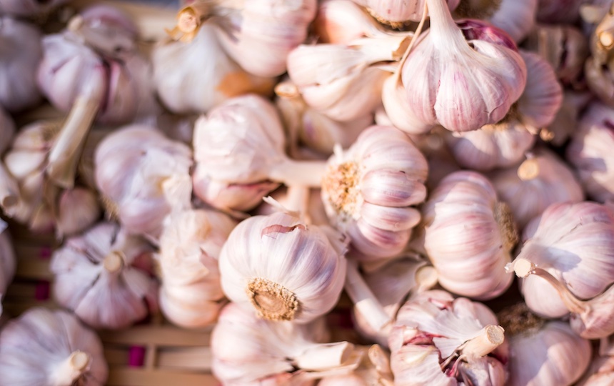 What to do with shooting garlic